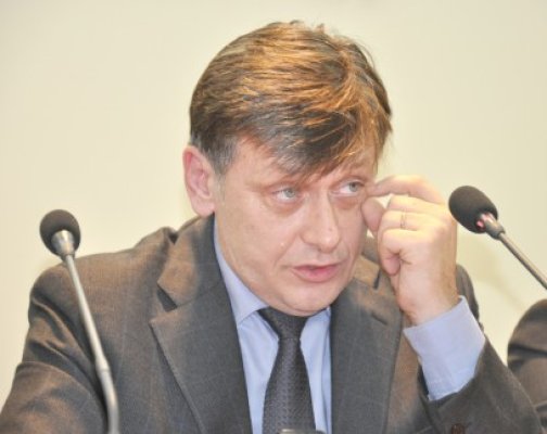 Antonescu: Băsescu nu are susţinere pentru a deveni premier, iar eu nu negociez cu el aşa ceva